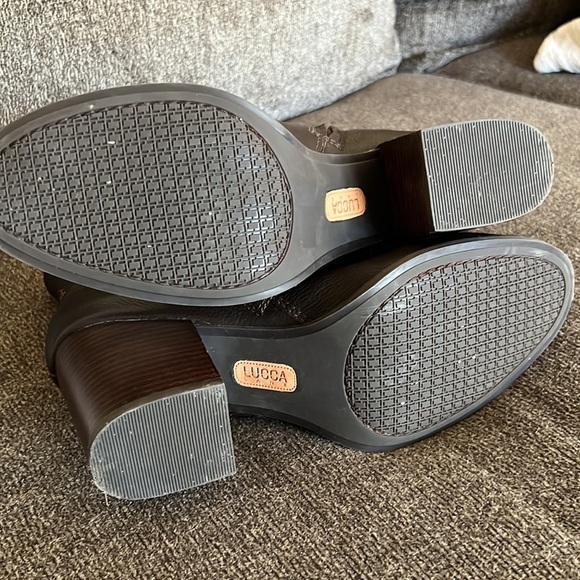 Luca Lane Kat Brown Fold Over
Bootie Size 11 - Picture 14 of 15